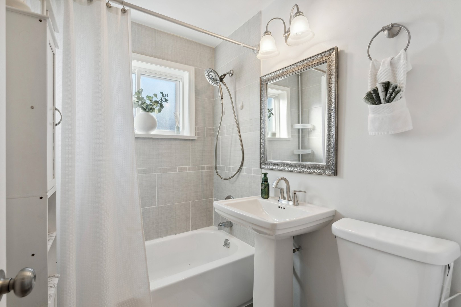 1813 W Norwood Street Unit: 1