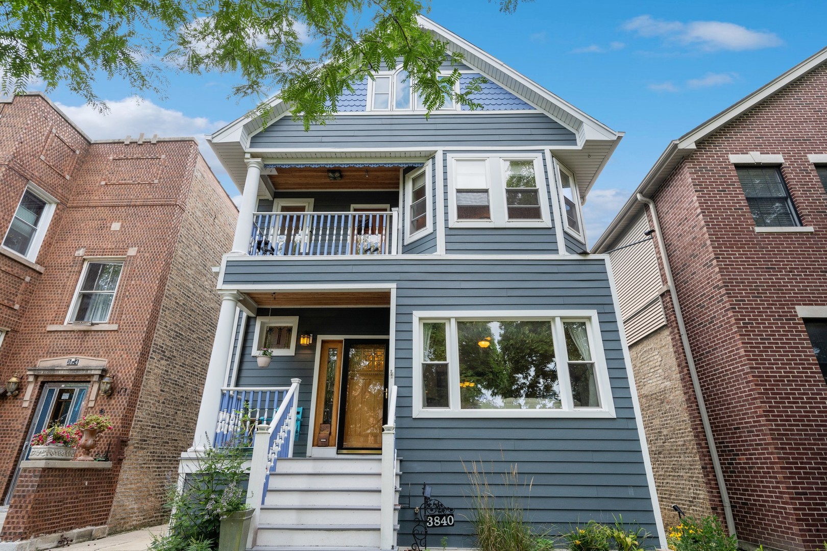 3840 N FRANCISCO Avenue