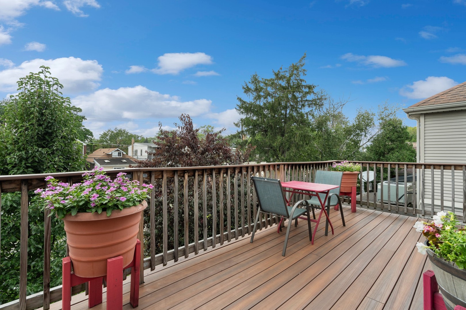 3840 N FRANCISCO Avenue