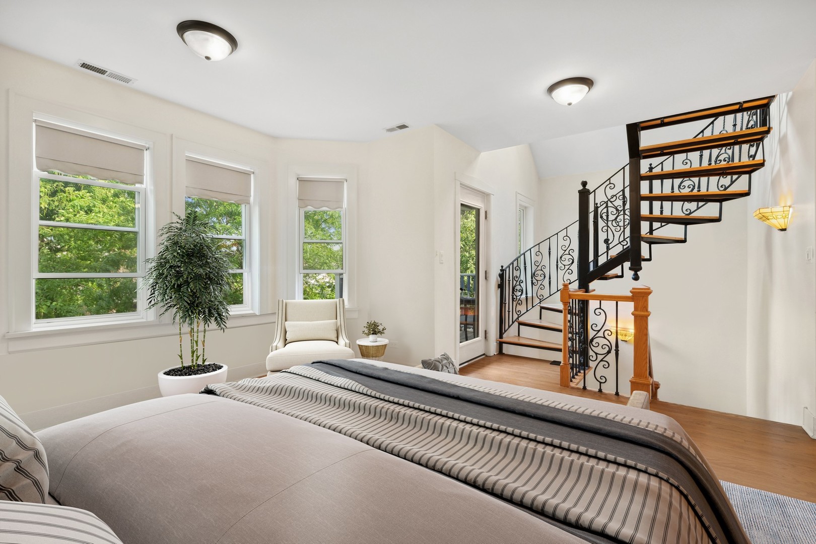 3840 N FRANCISCO Avenue