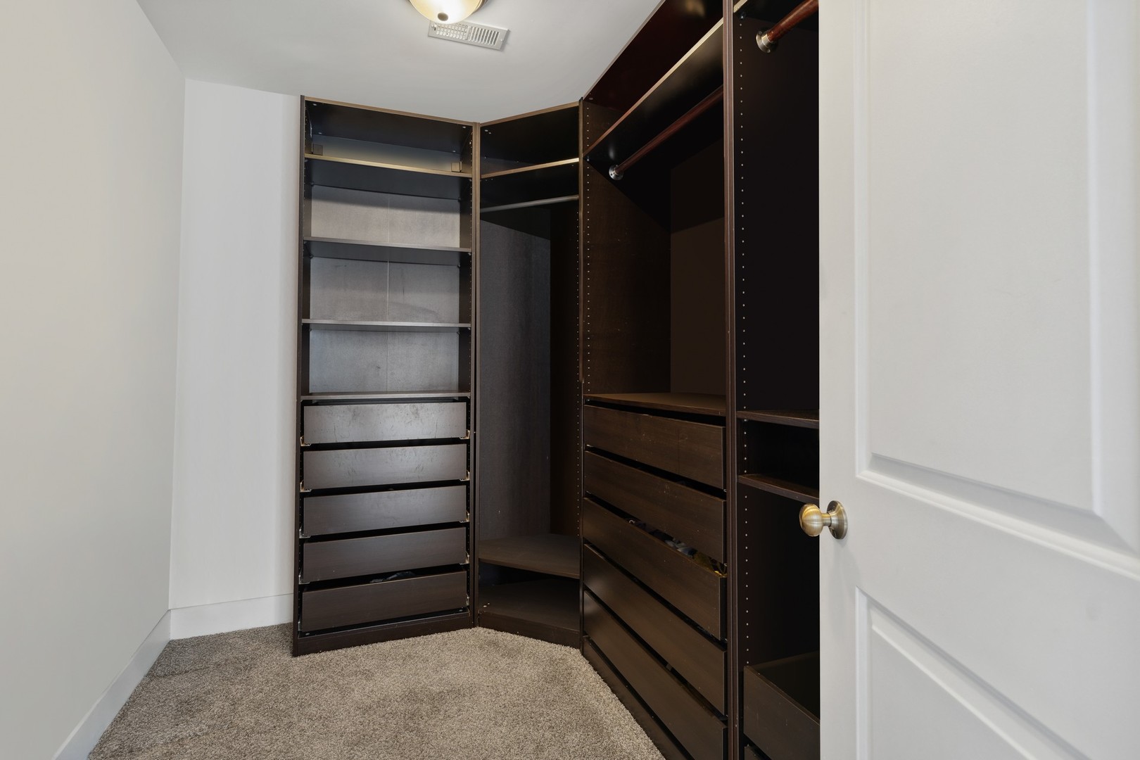 3840 N FRANCISCO Avenue