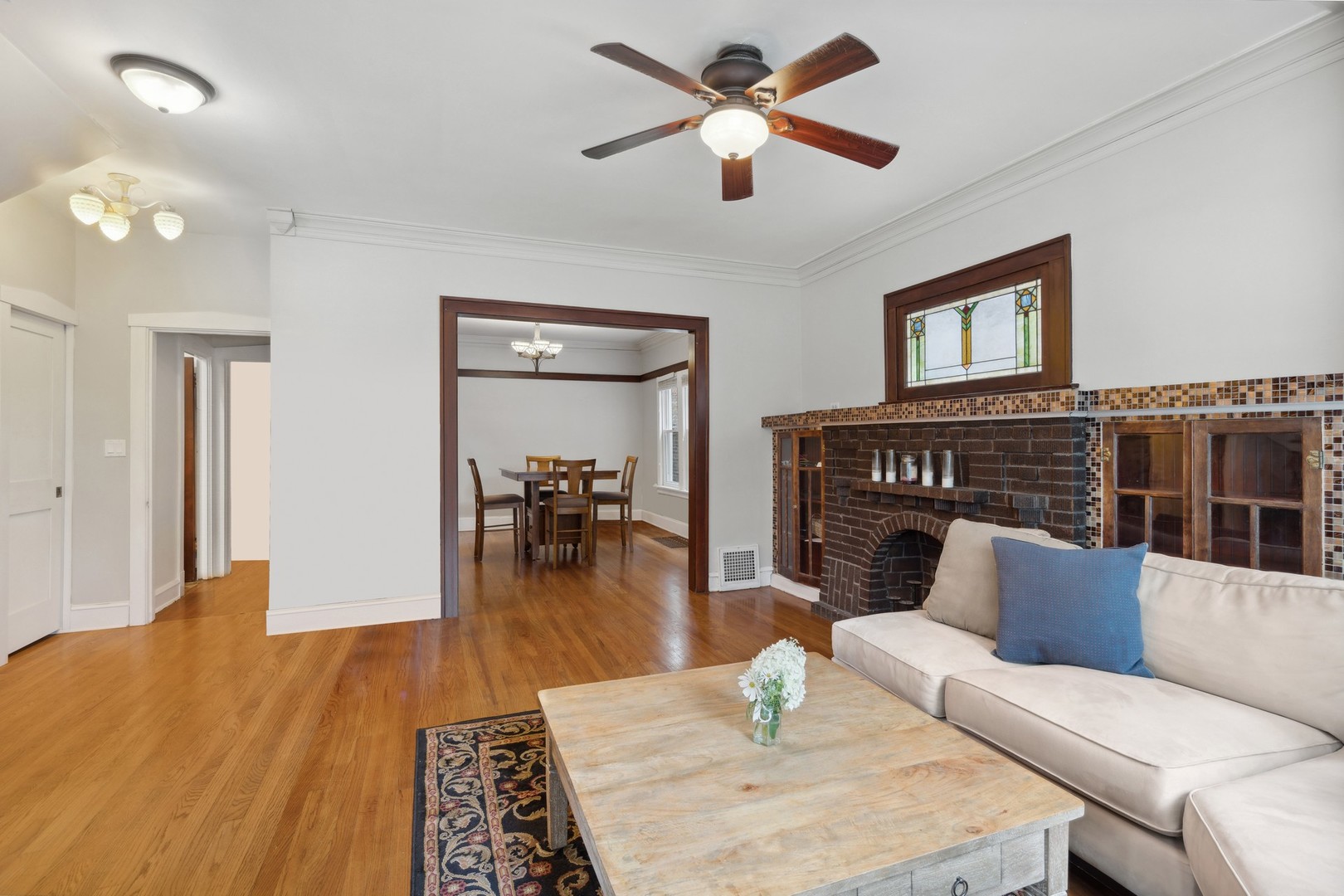 3840 N FRANCISCO Avenue