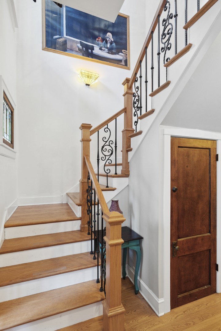 3840 N FRANCISCO Avenue