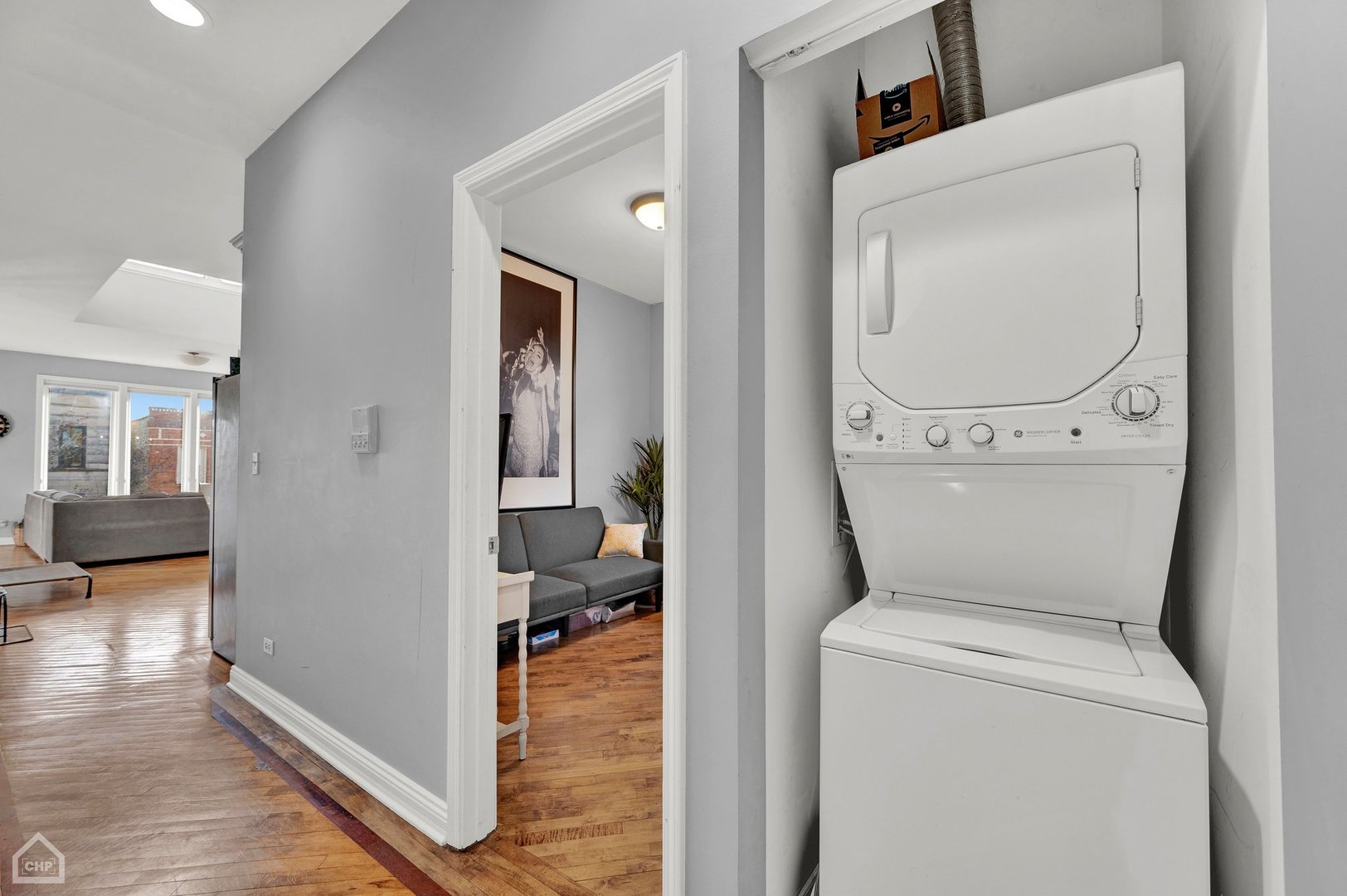 2552 W Walton Street Unit: 3