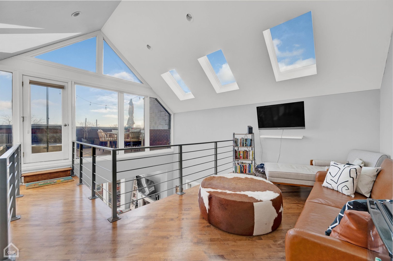 2552 W Walton Street Unit: 3