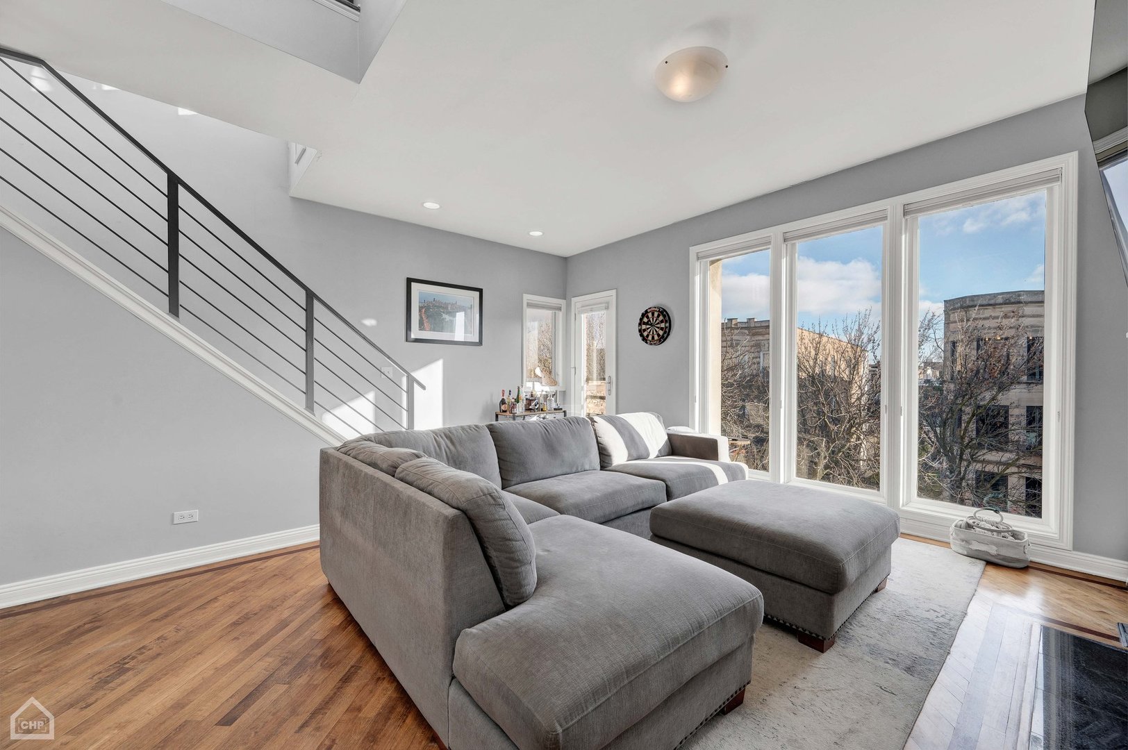 2552 W Walton Street Unit: 3