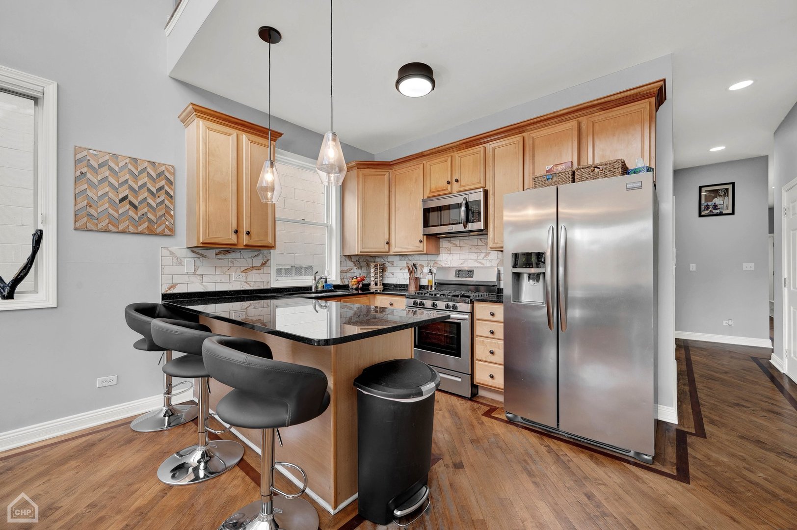 2552 W Walton Street Unit: 3