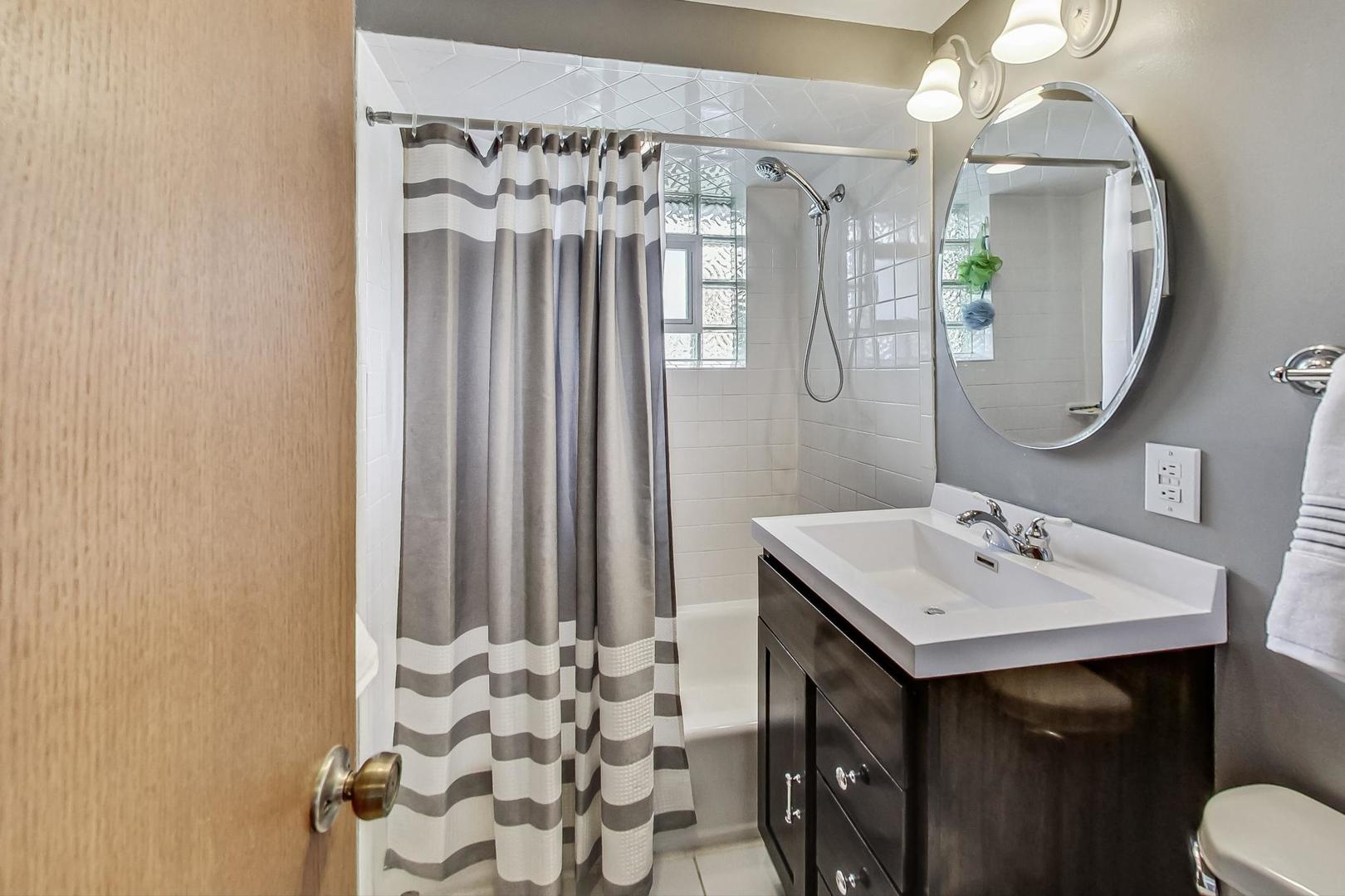 855 S Hillside Avenue