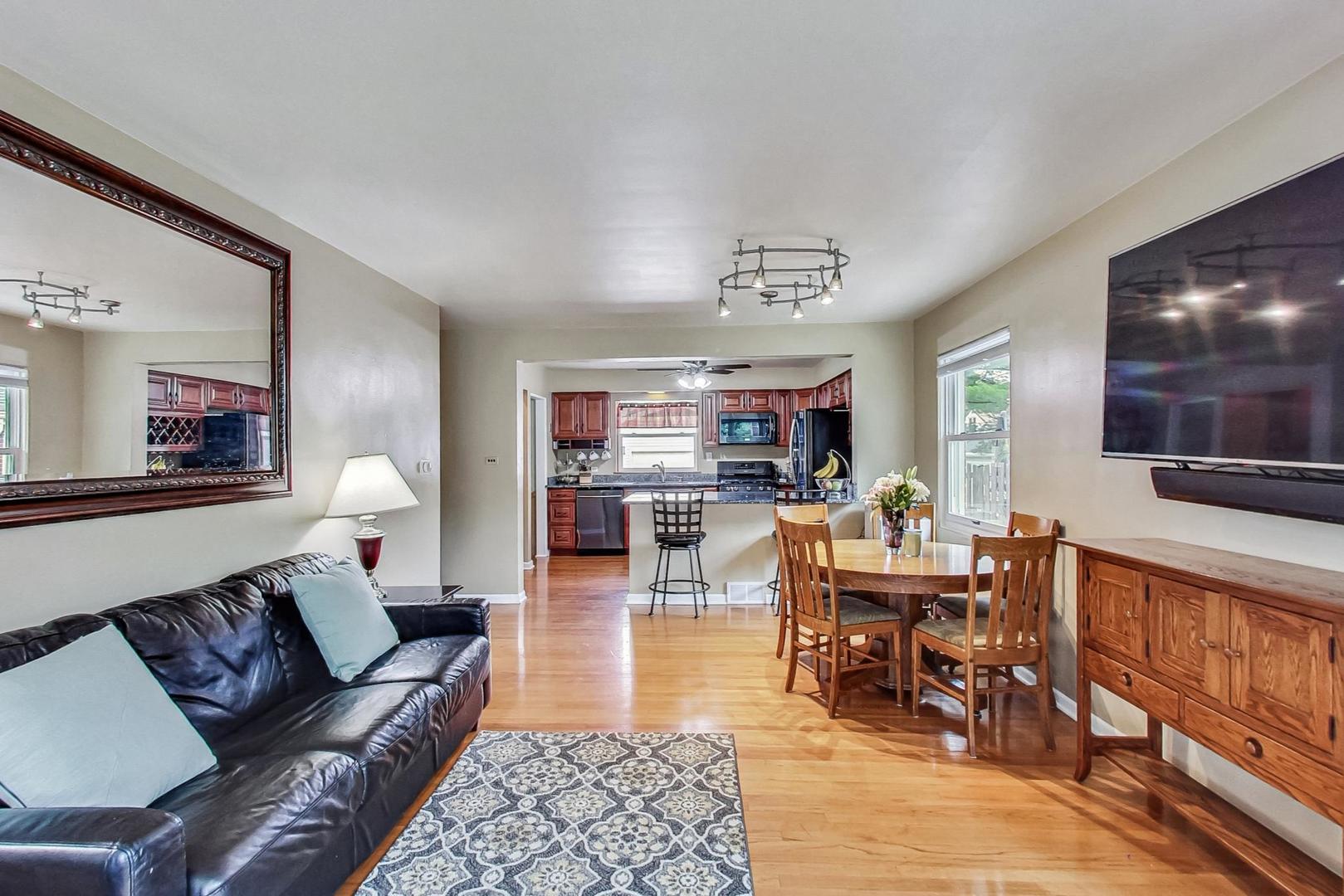 855 S Hillside Avenue