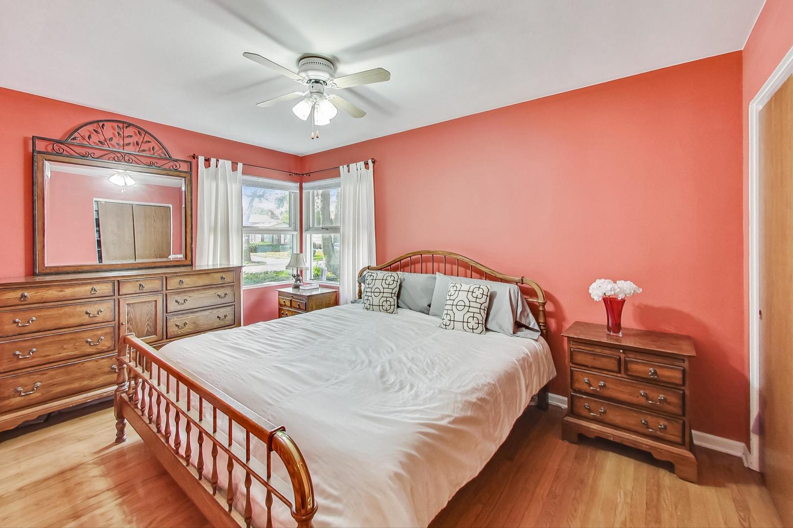 855 S Hillside Avenue