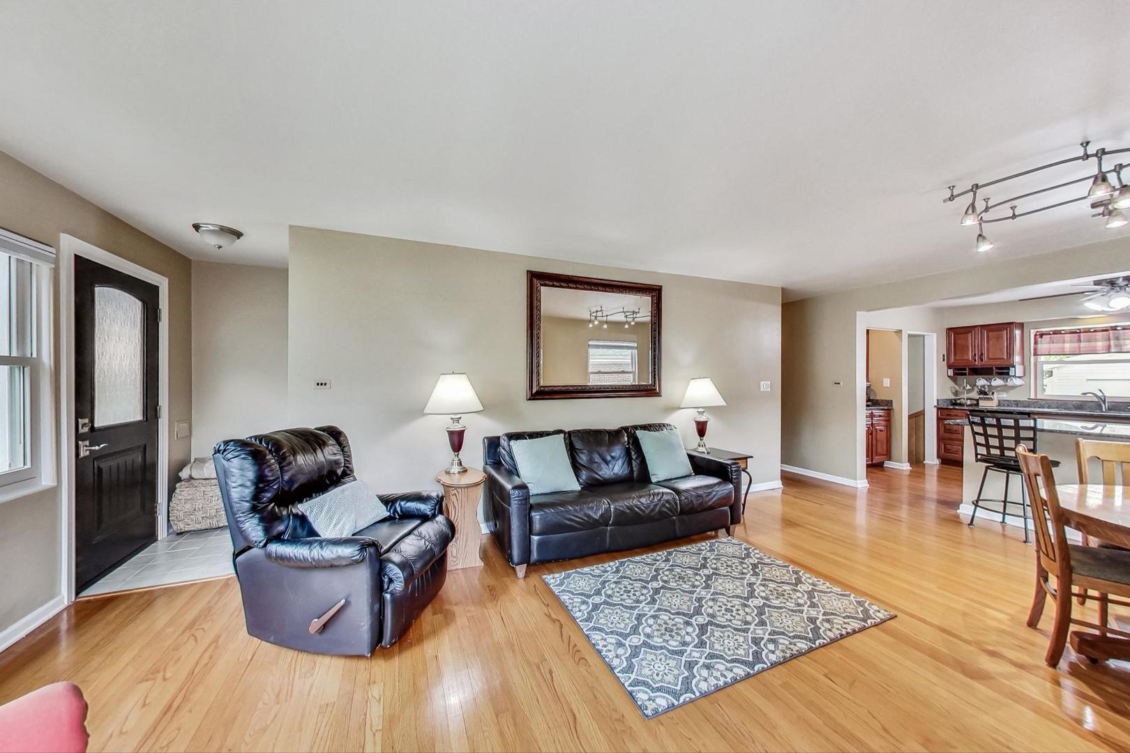 855 S Hillside Avenue