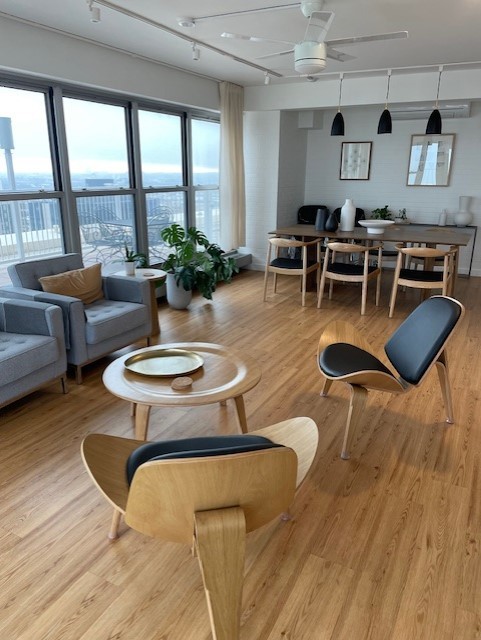 336 W Wellington Avenue Unit: 2302