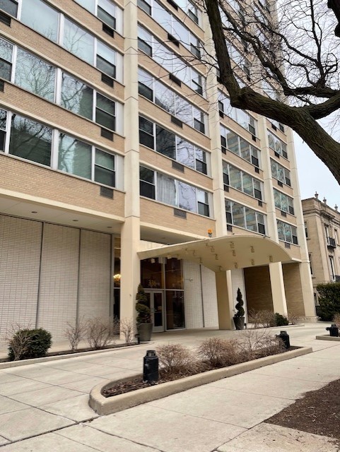 336 W Wellington Avenue Unit: 2302
