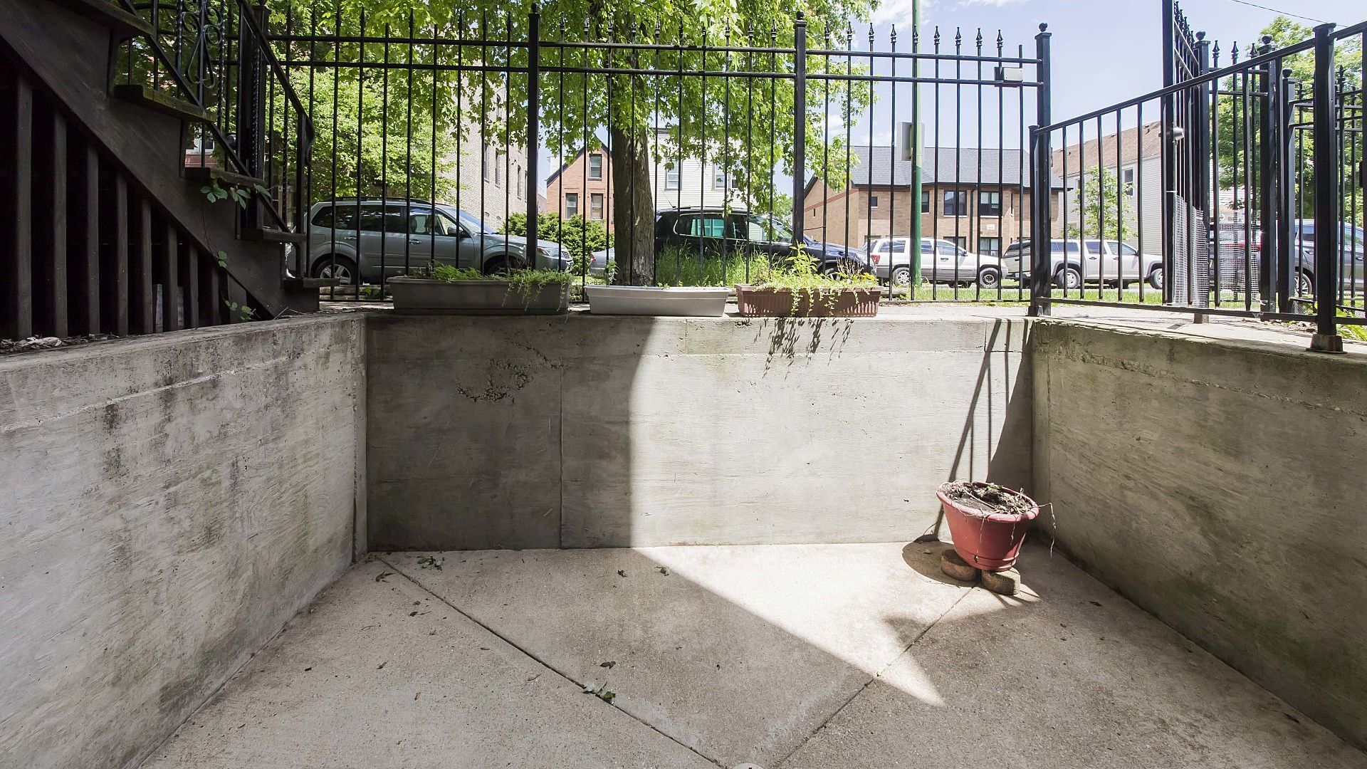 1850 N Washtenaw Avenue Unit: 1