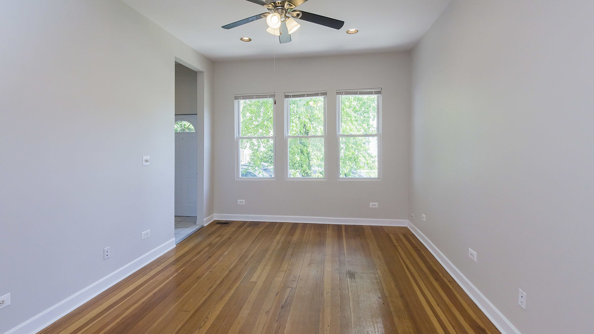 1850 N Washtenaw Avenue Unit: 1