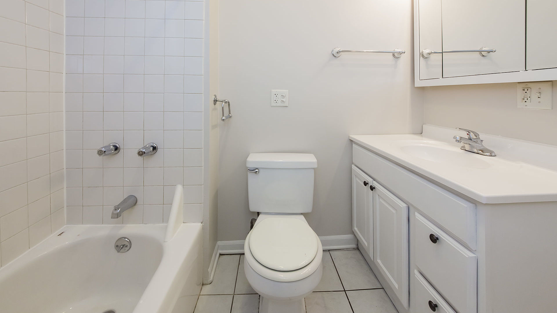 1850 N Washtenaw Avenue Unit: 1