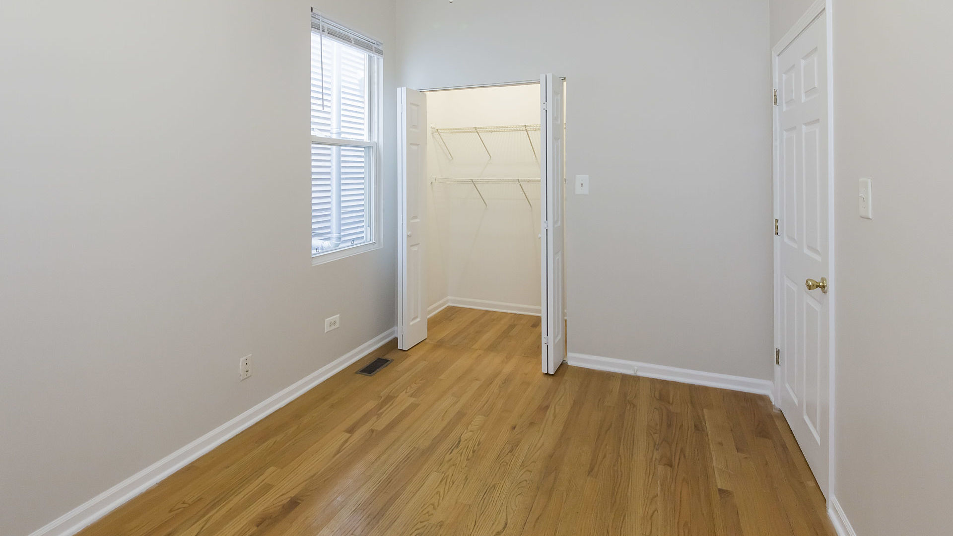 1850 N Washtenaw Avenue Unit: 1