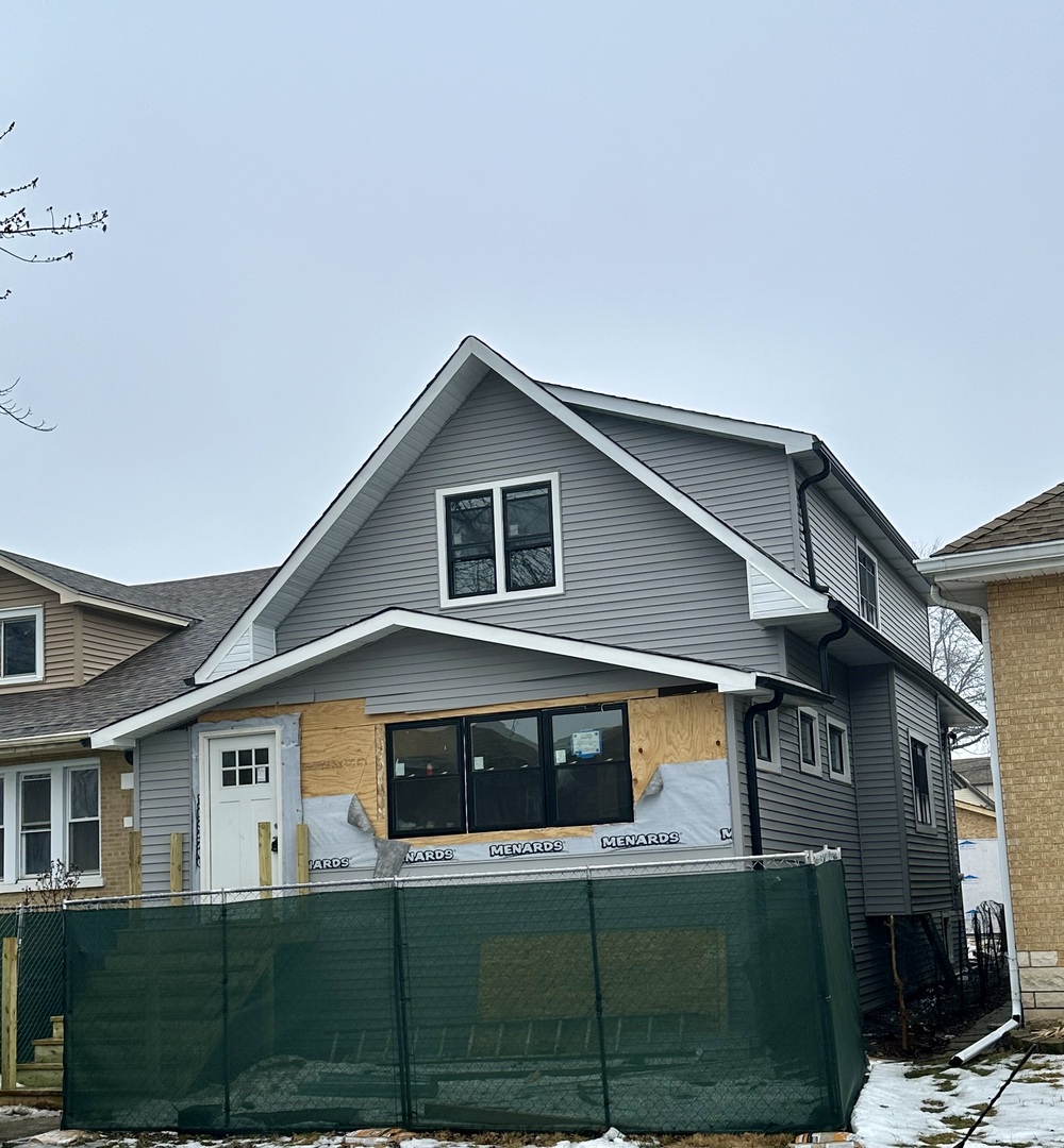 5548 W Wilson Avenue