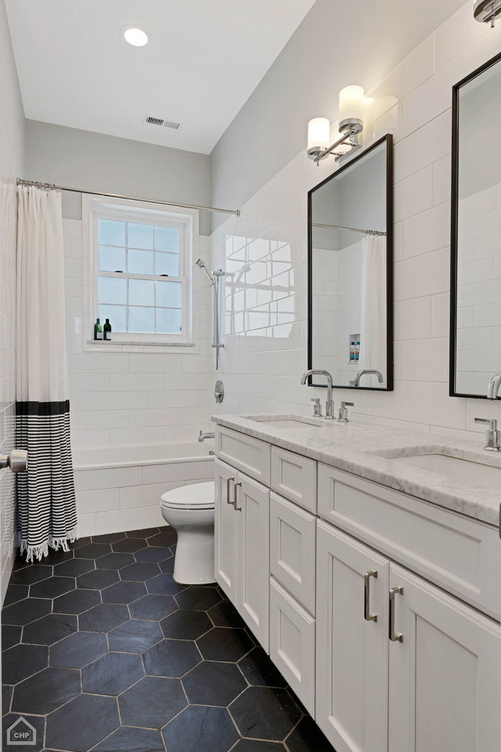 1901 W ARMITAGE Avenue Unit: 3