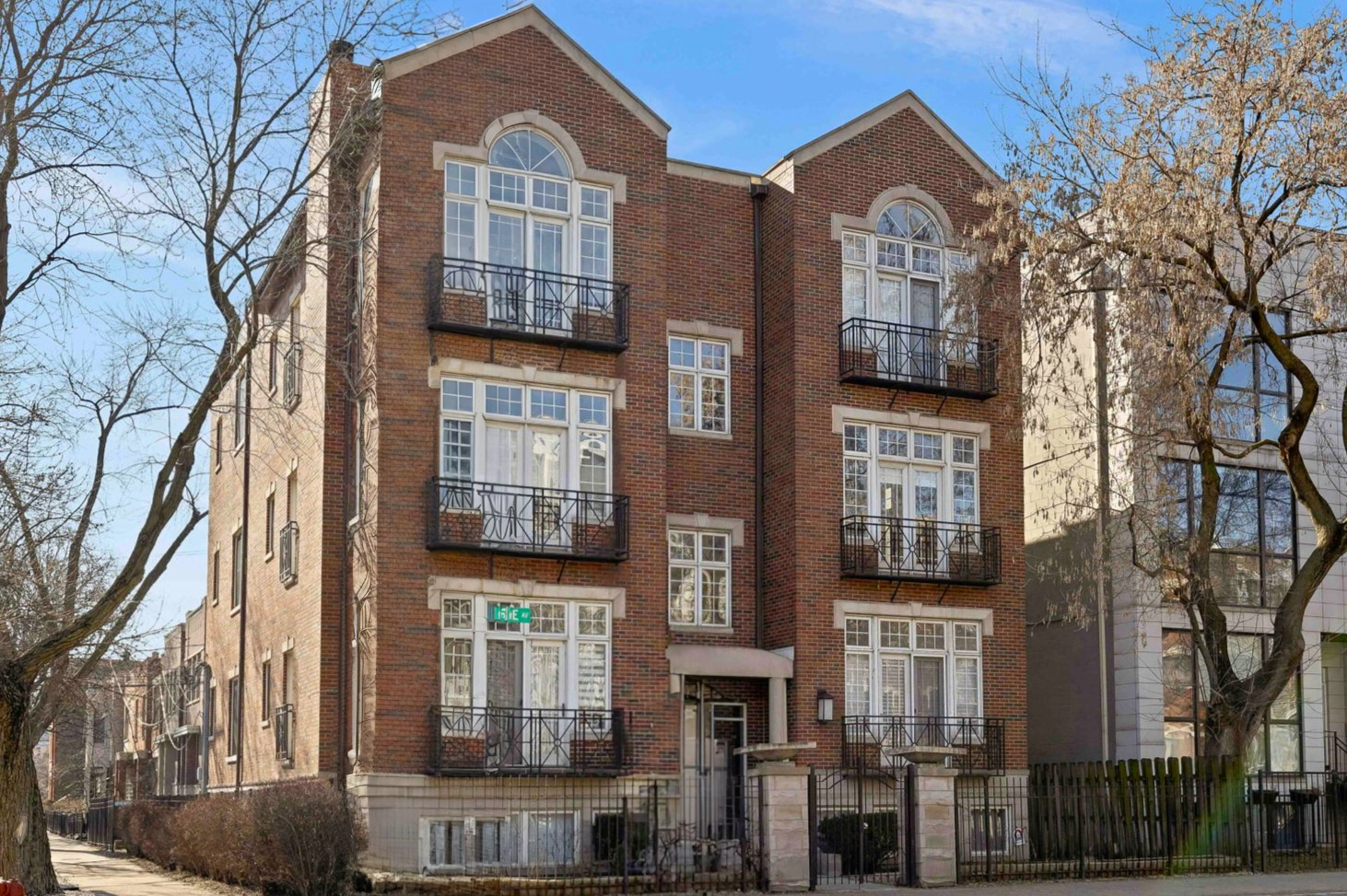 1901 W ARMITAGE Avenue Unit: 3