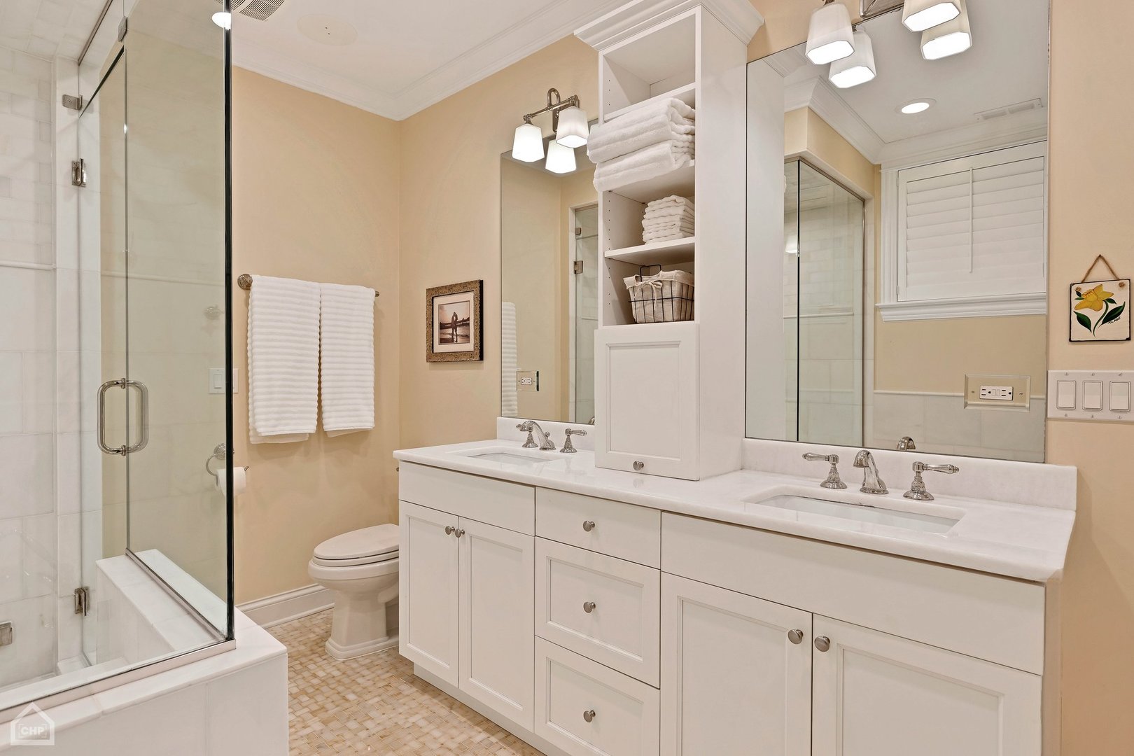 2242 N SEMINARY Avenue Unit: 1