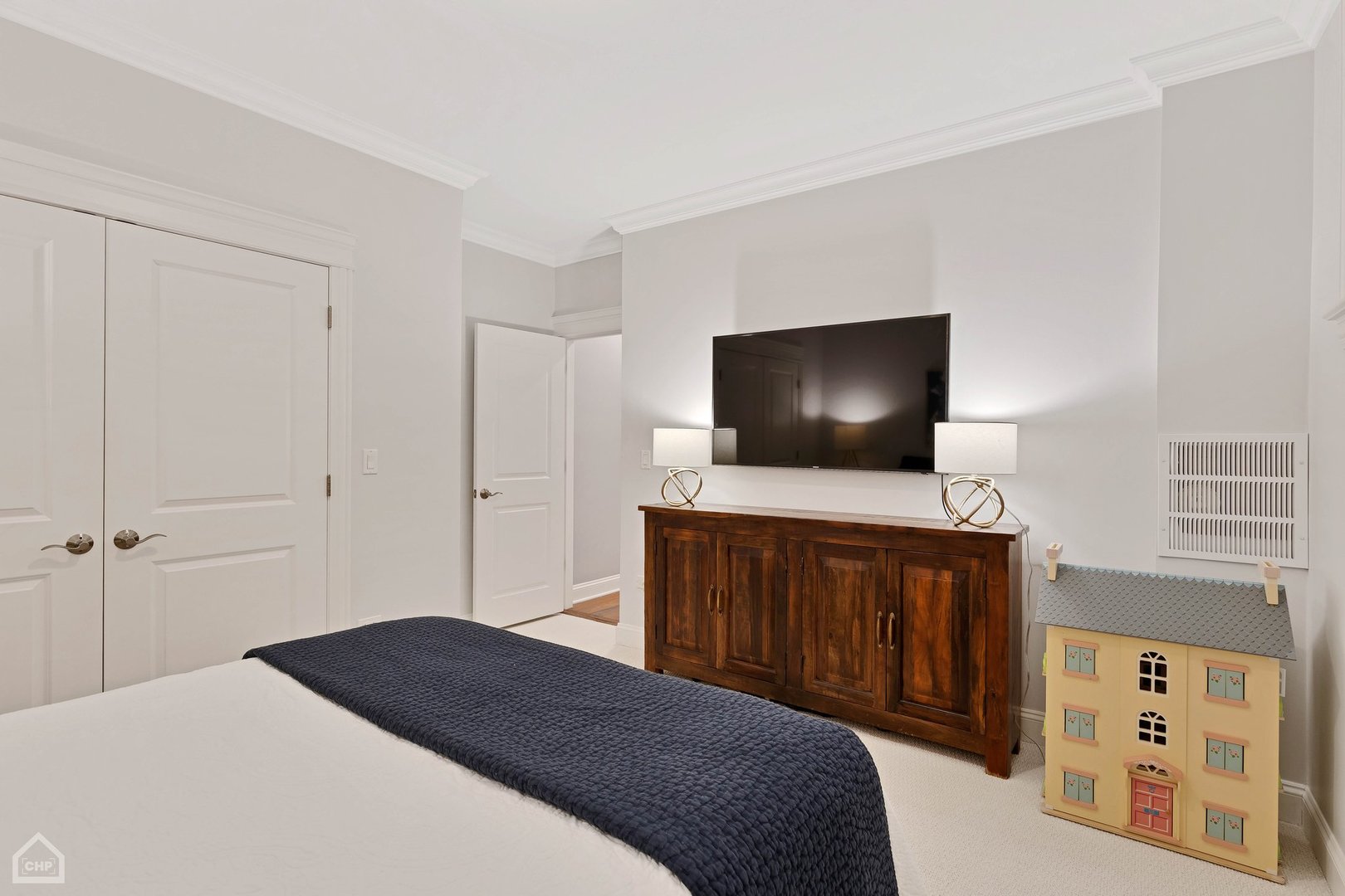 2242 N SEMINARY Avenue Unit: 1