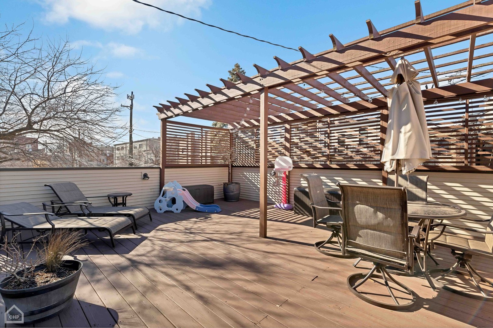 2242 N SEMINARY Avenue Unit: 1