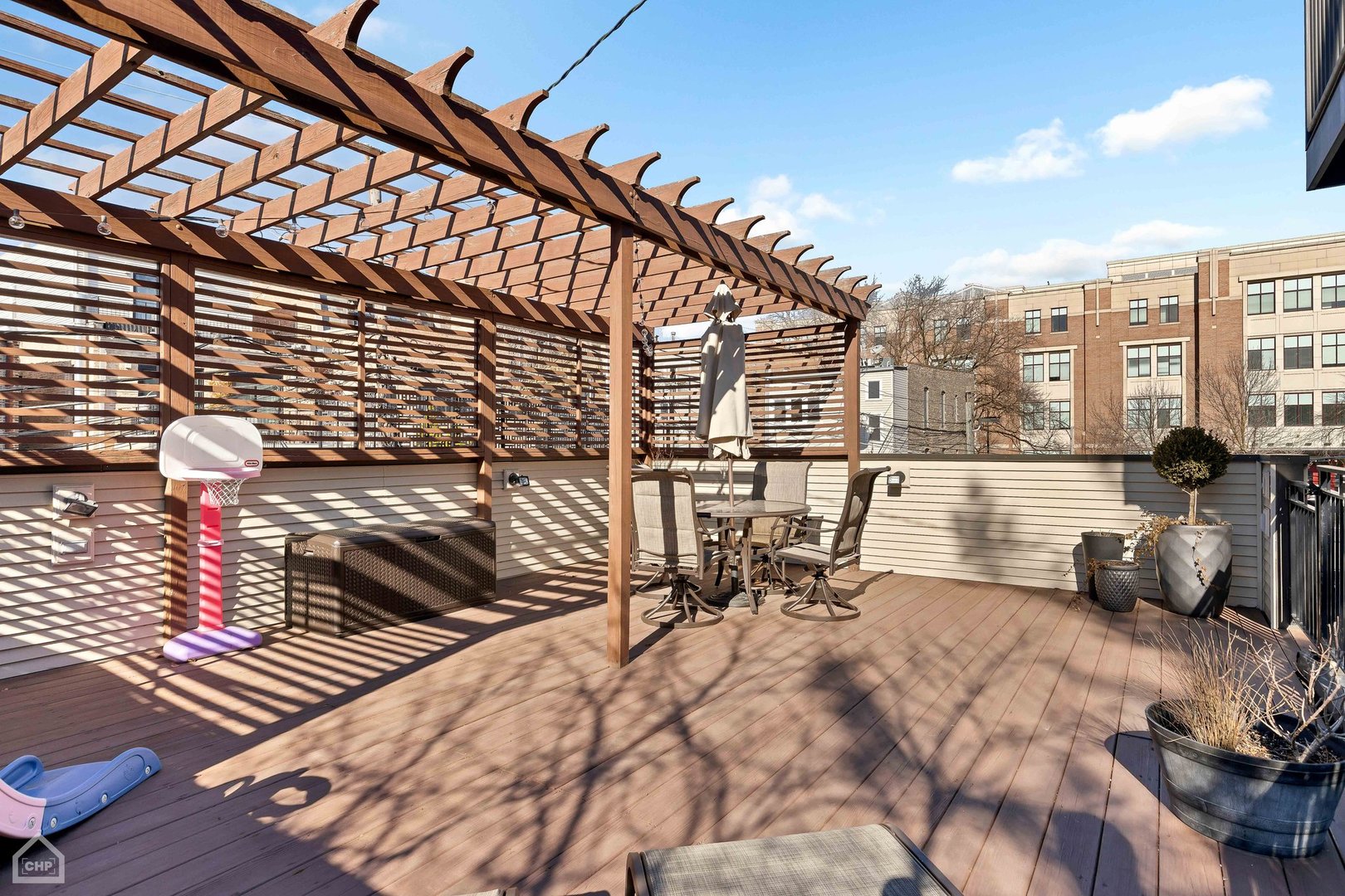 2242 N SEMINARY Avenue Unit: 1