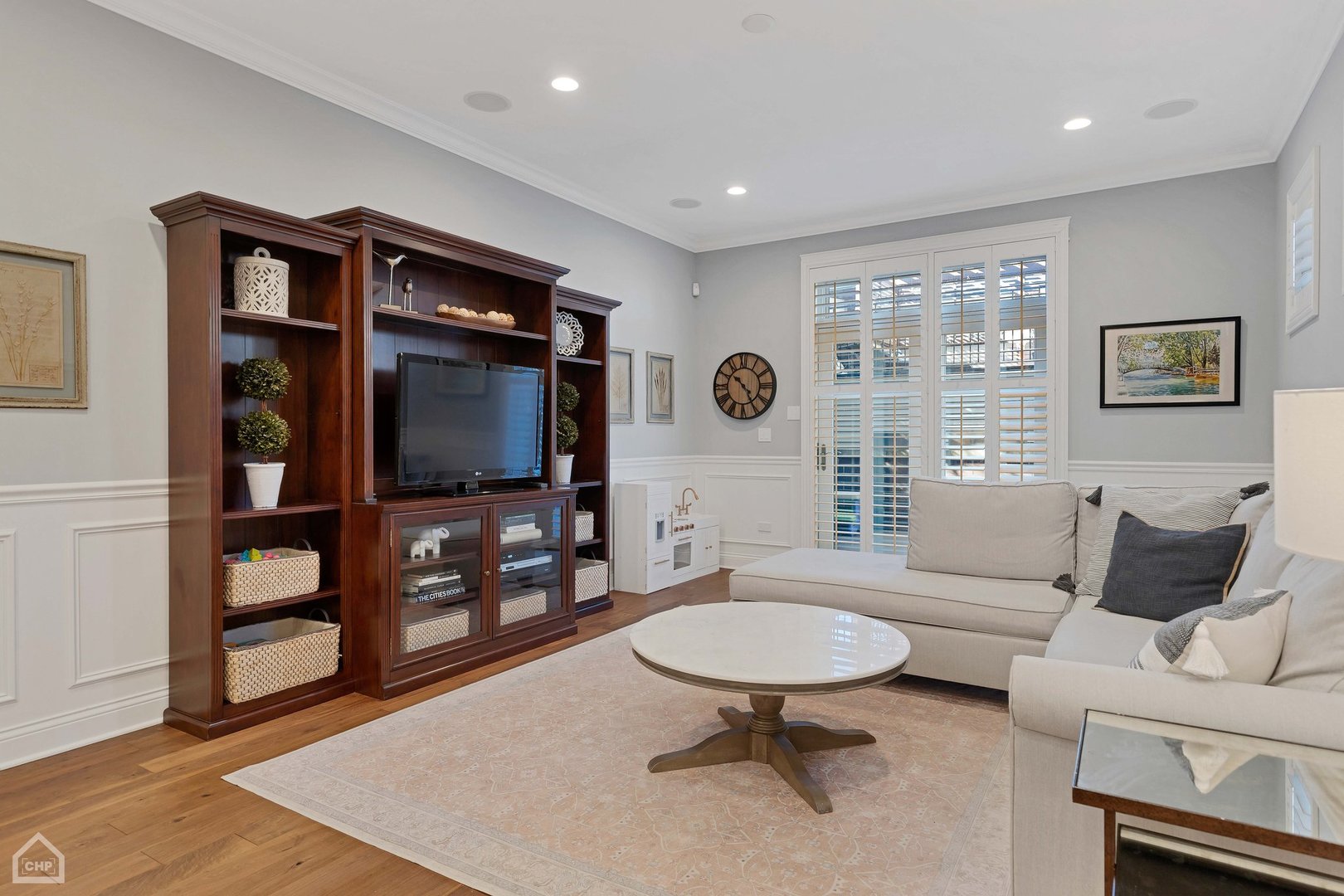 2242 N SEMINARY Avenue Unit: 1