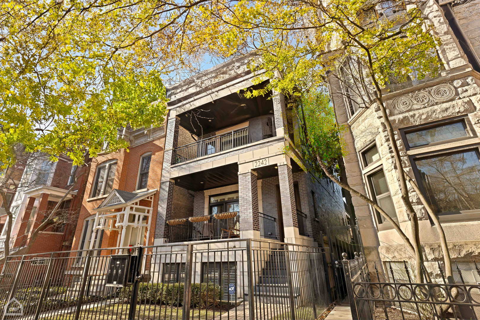 2242 N SEMINARY Avenue Unit: 1