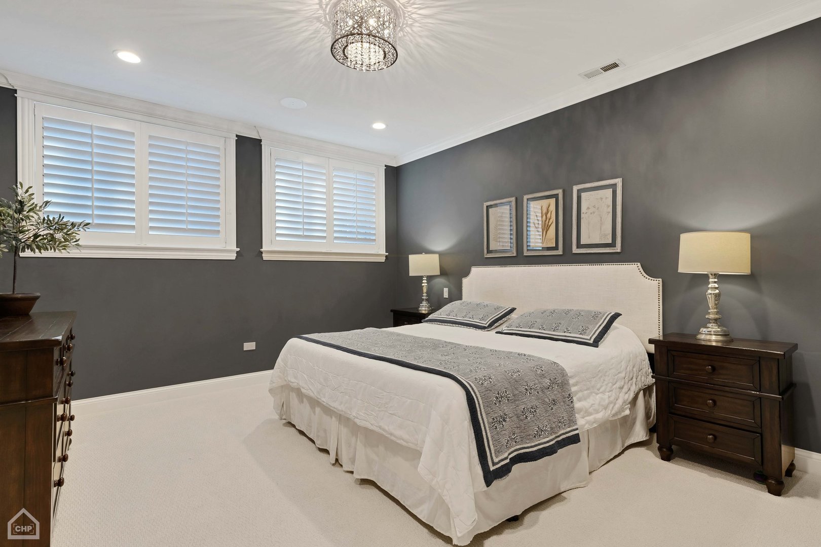 2242 N SEMINARY Avenue Unit: 1