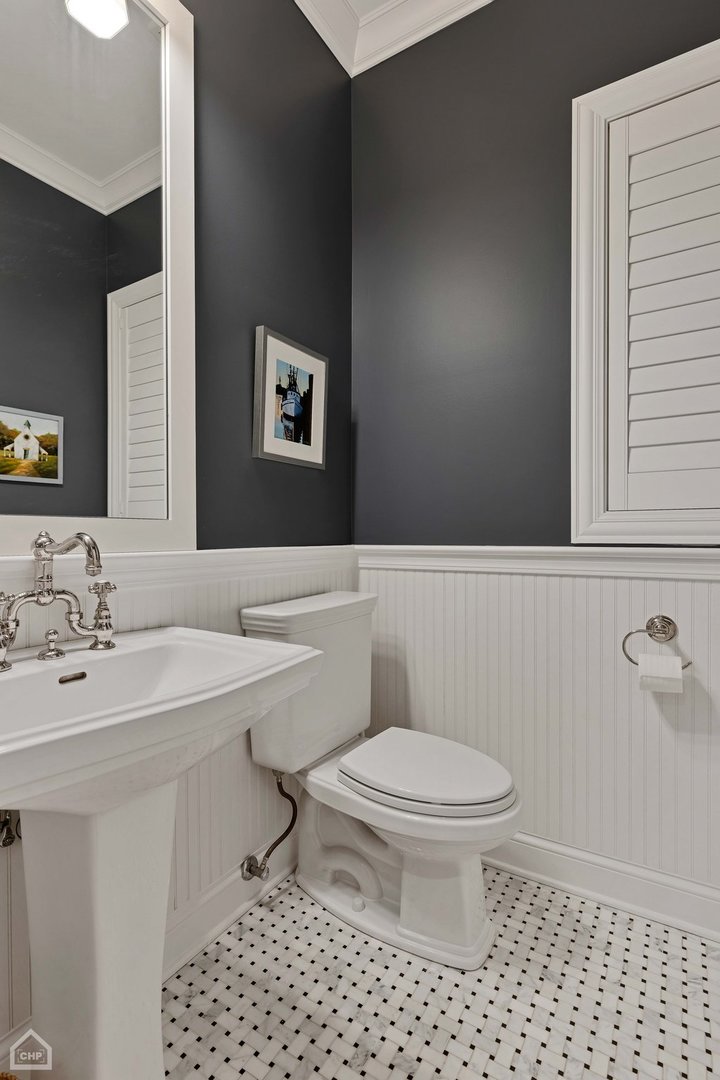 2242 N SEMINARY Avenue Unit: 1