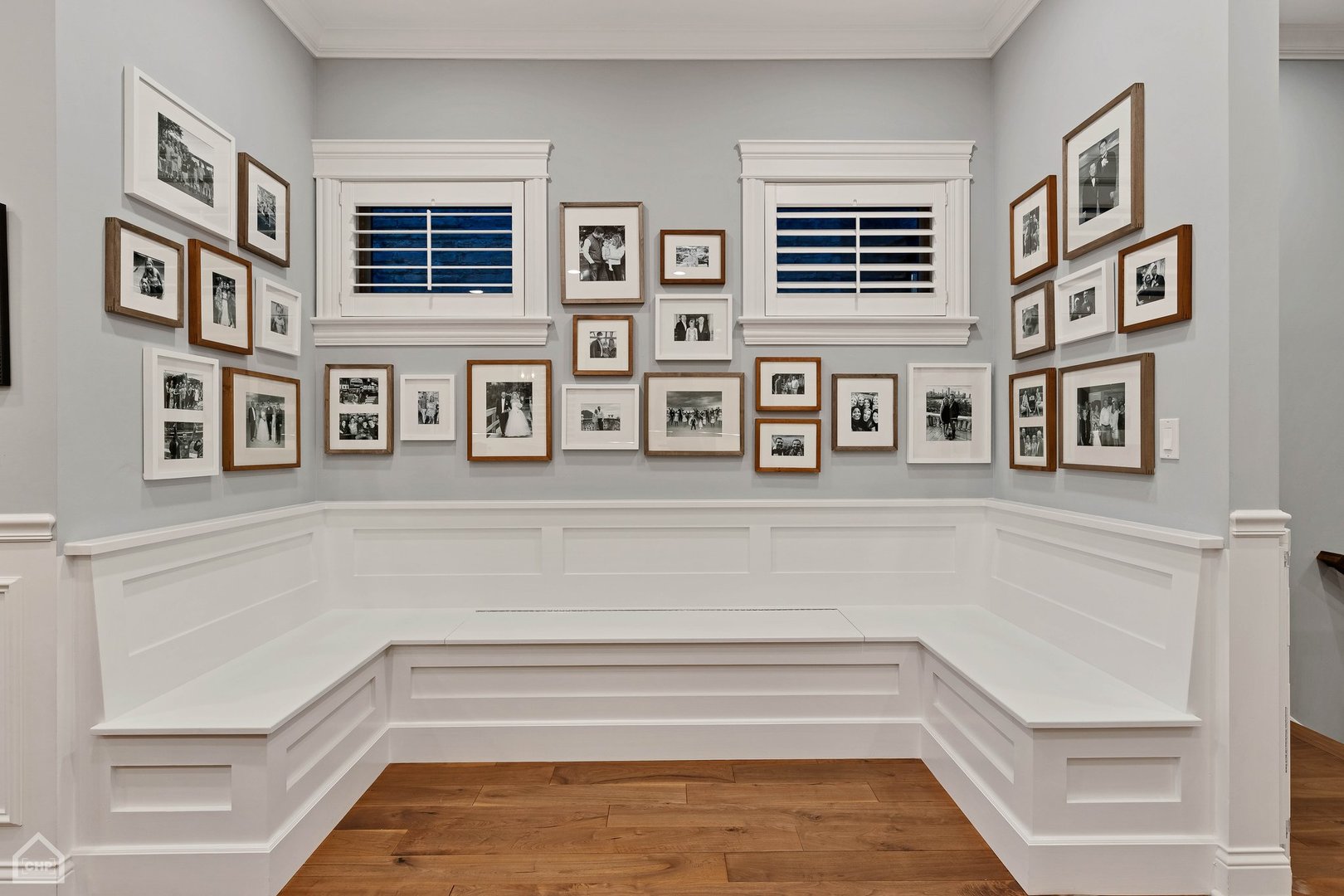 2242 N SEMINARY Avenue Unit: 1