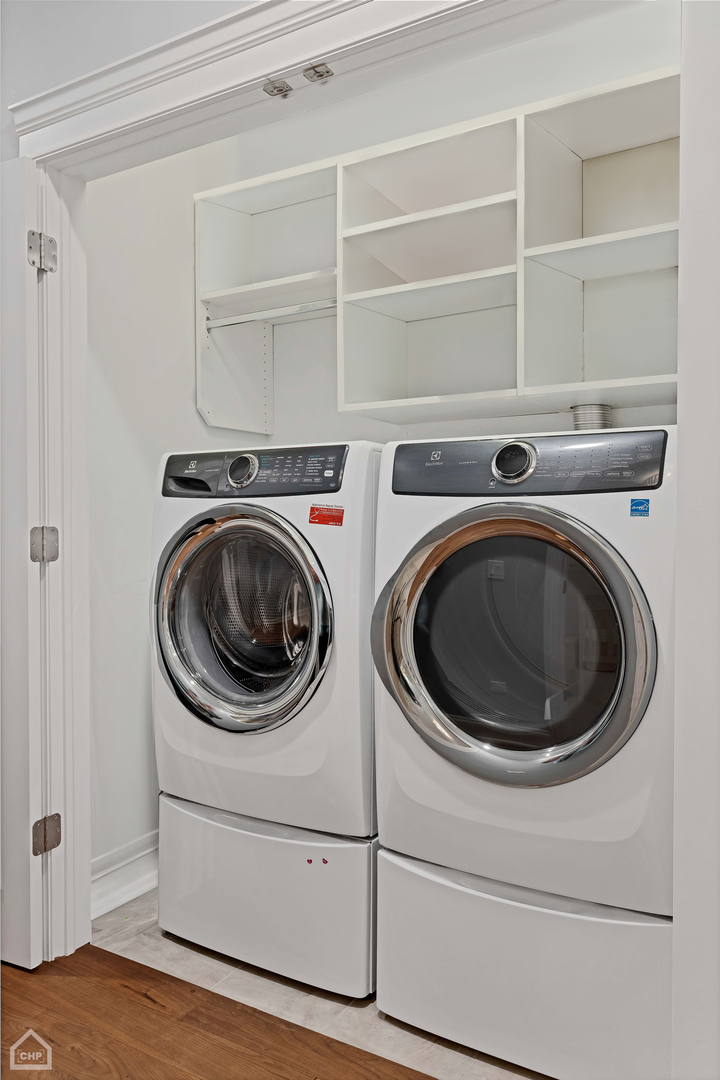 2242 N SEMINARY Avenue Unit: 1