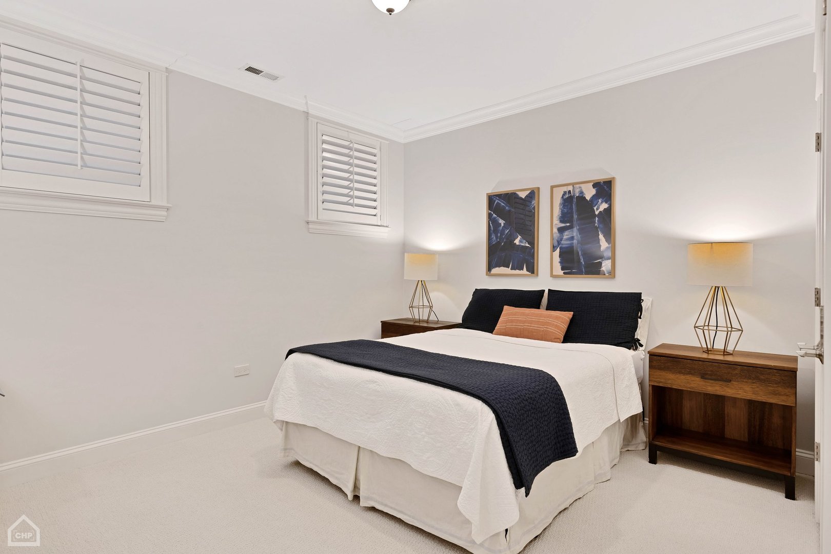 2242 N SEMINARY Avenue Unit: 1