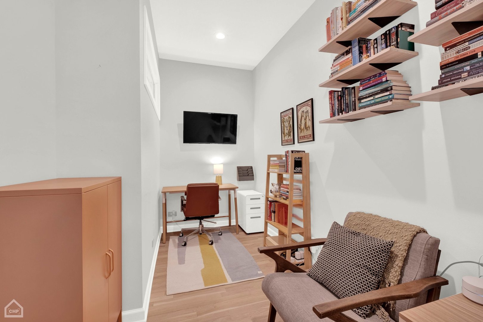 1317 W WINNEMAC Avenue Unit: 1