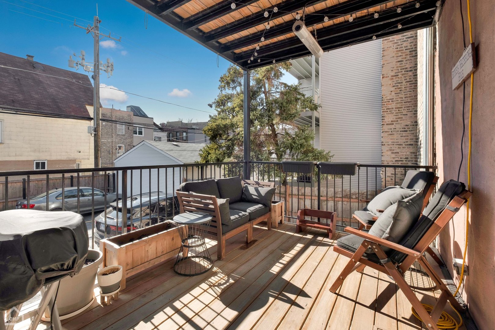 1317 W WINNEMAC Avenue Unit: 1