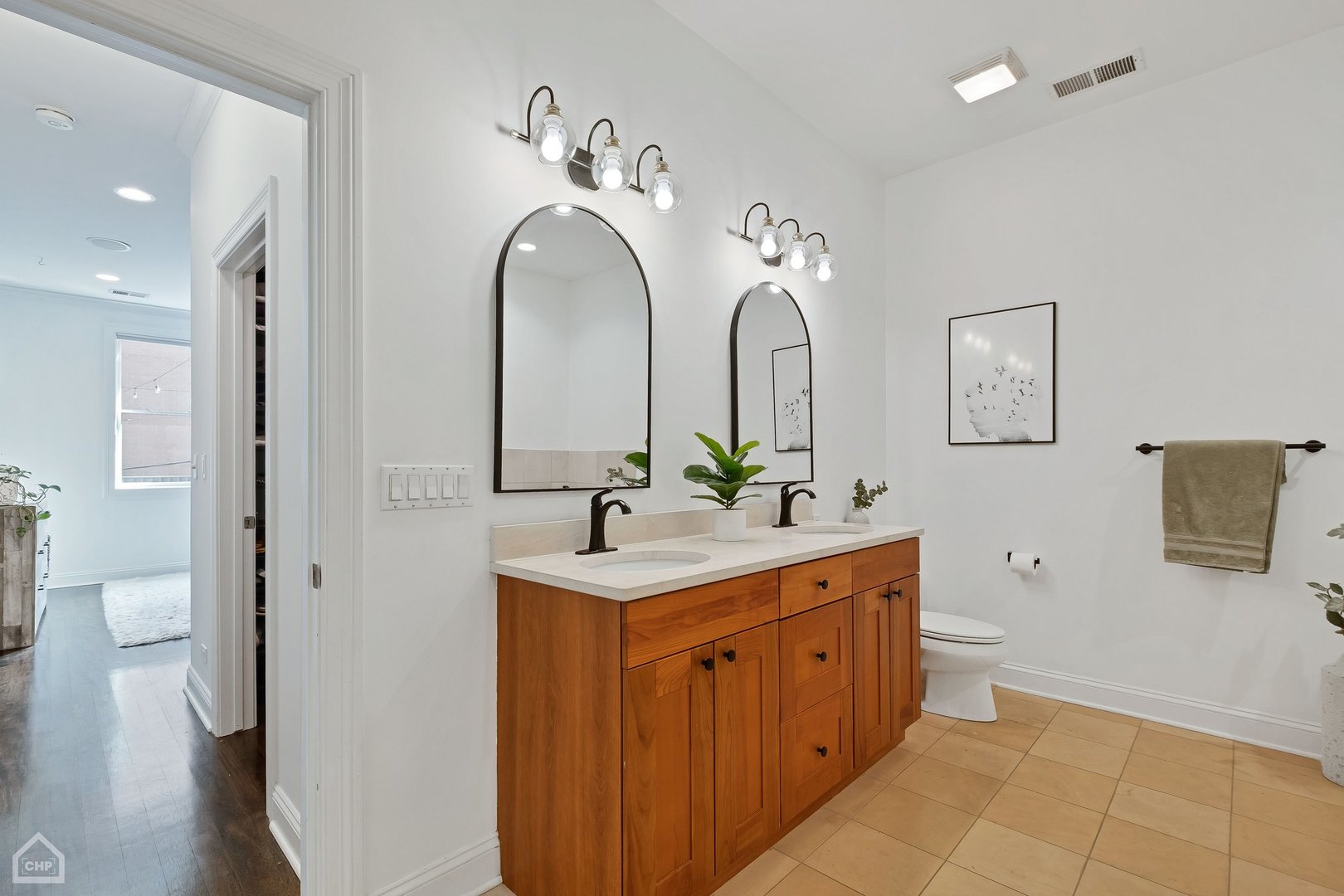 955 W Monroe Street Unit: 2D