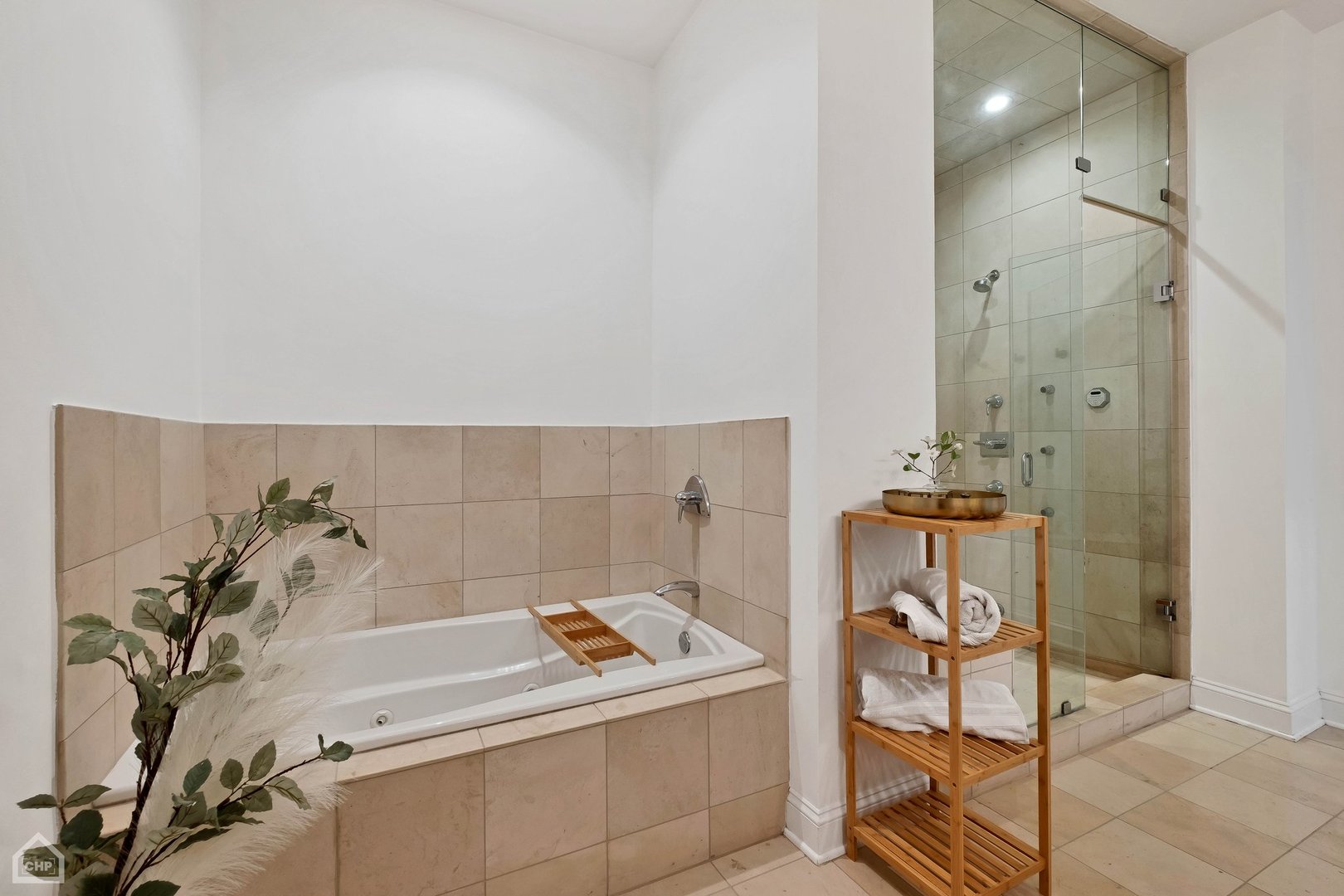 955 W Monroe Street Unit: 2D