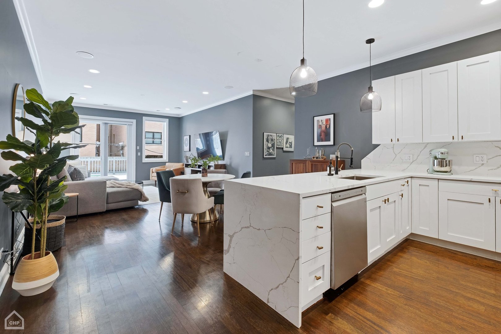 955 W Monroe Street Unit: 2D