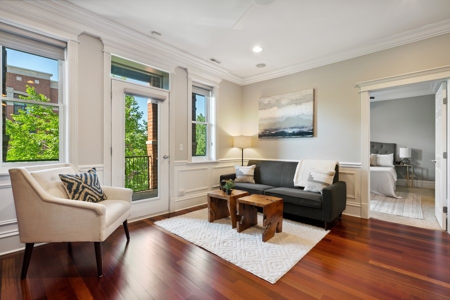 2222 W BELMONT Avenue Unit: 302