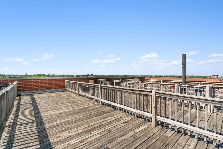 2222 W BELMONT Avenue Unit: 302