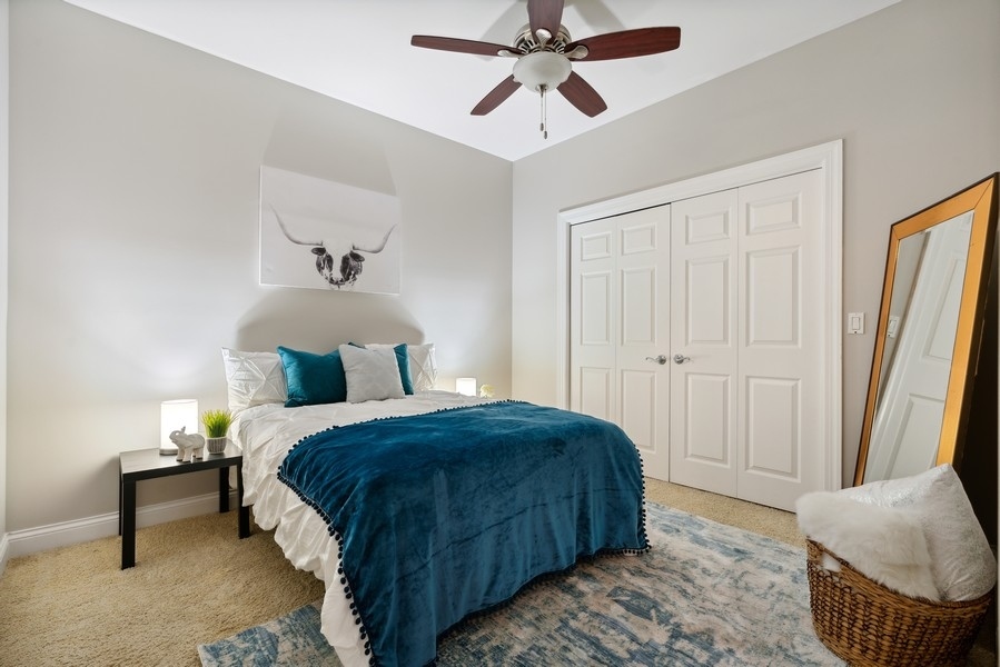 2222 W BELMONT Avenue Unit: 302