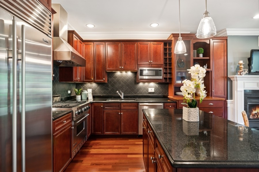 2222 W BELMONT Avenue Unit: 302