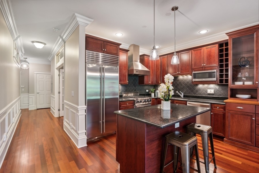 2222 W BELMONT Avenue Unit: 302