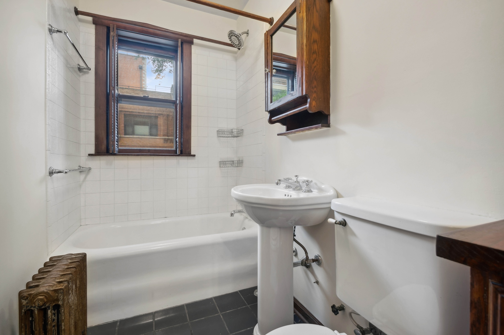 2006 W Walton Street Unit: 1A