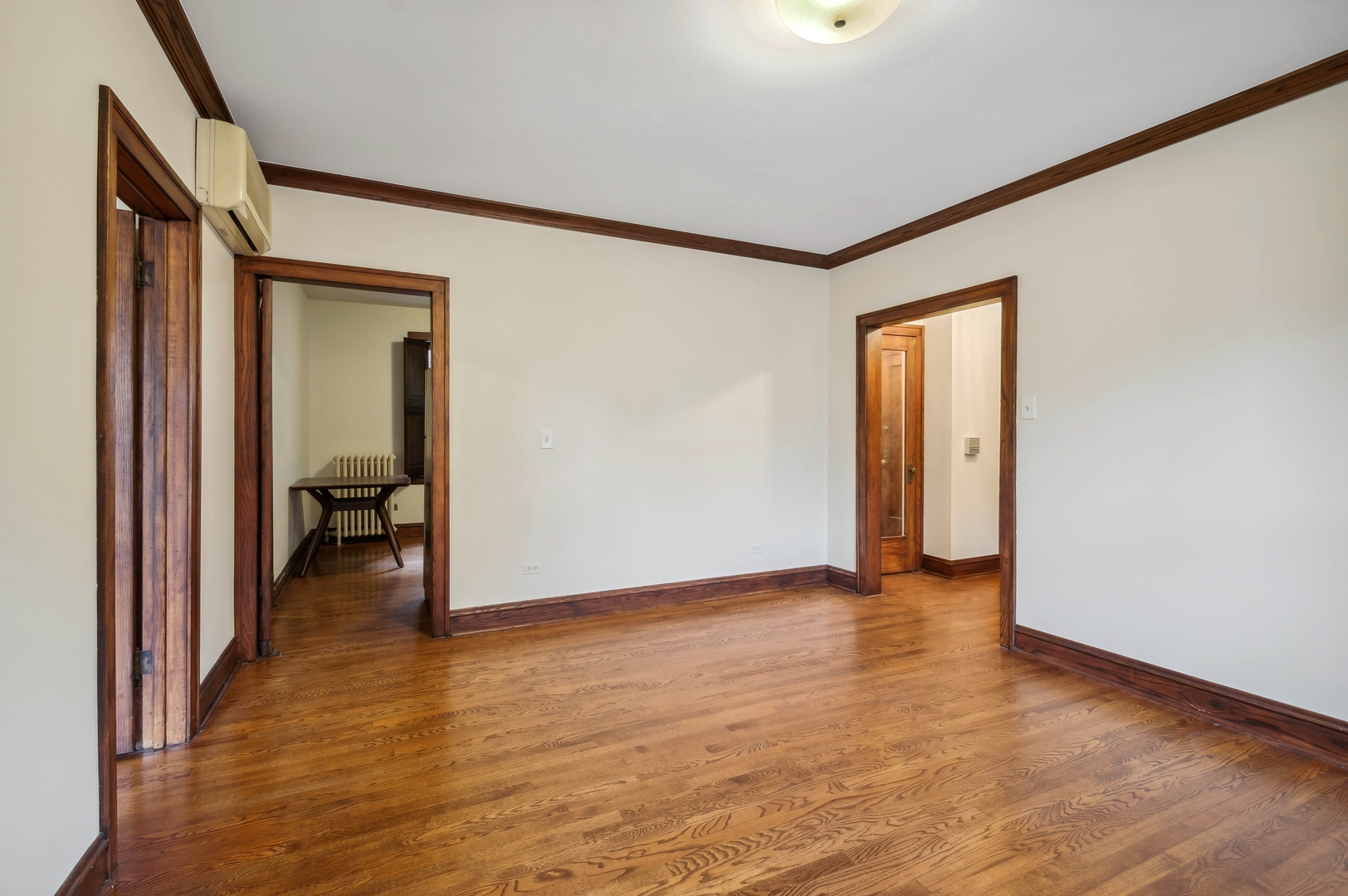 2006 W Walton Street Unit: 1A