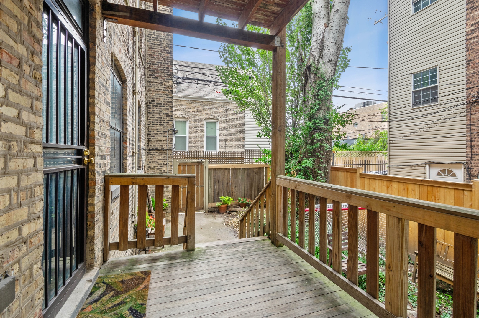 2006 W Walton Street Unit: 1A