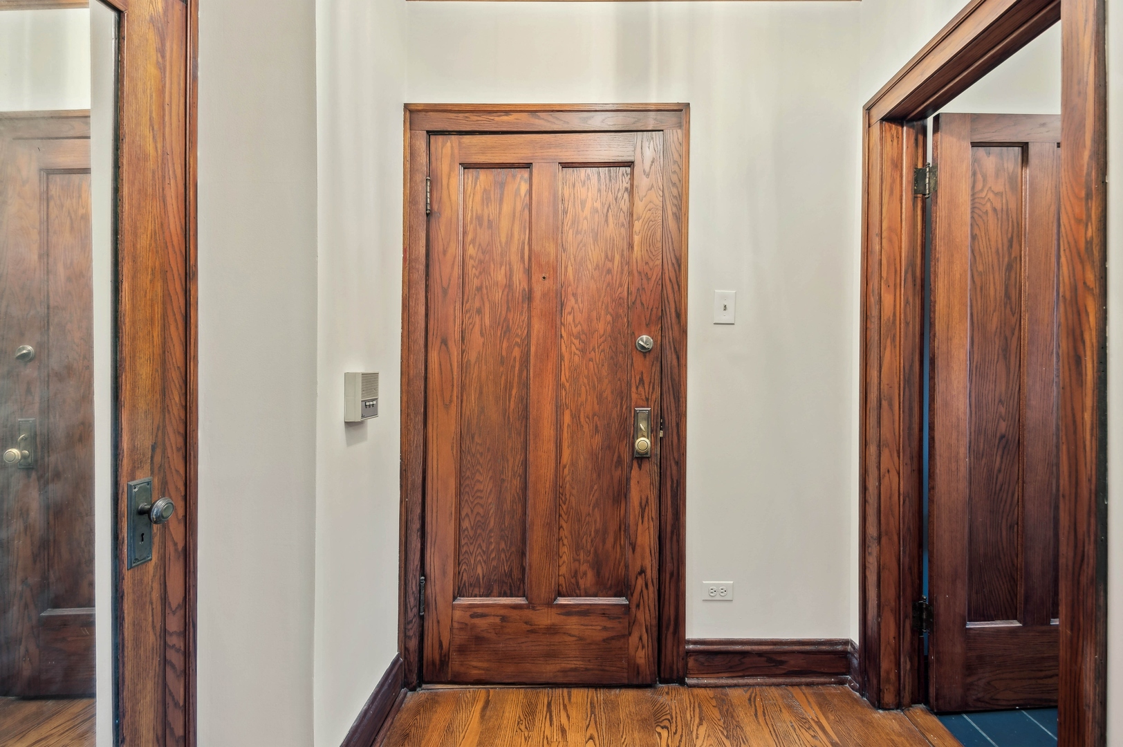 2006 W Walton Street Unit: 1A