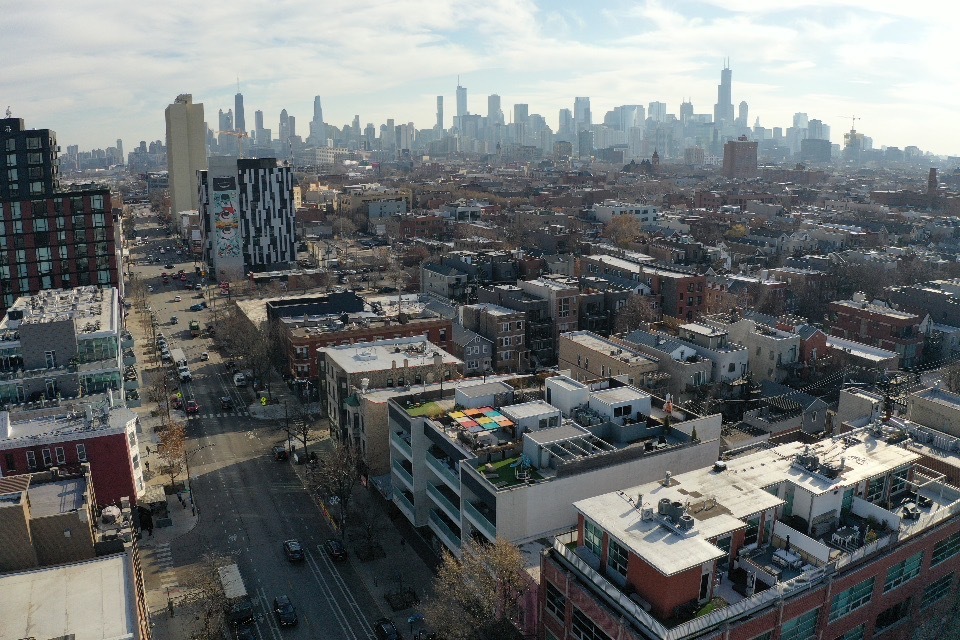 1711 W DIVISION Street Unit: 304